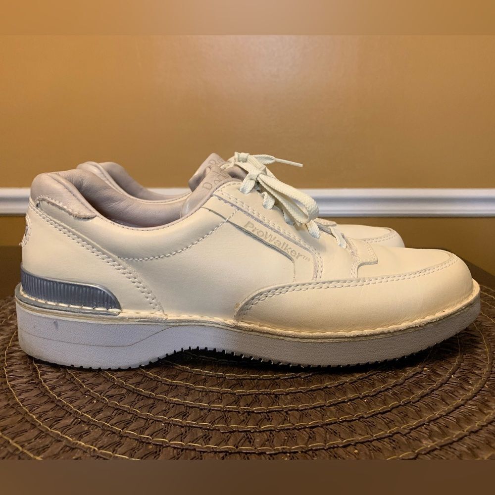 Women's Rockport W2314 Beige Pro-Walkers Vibram Leather Walking Shoes Size 7 EUC